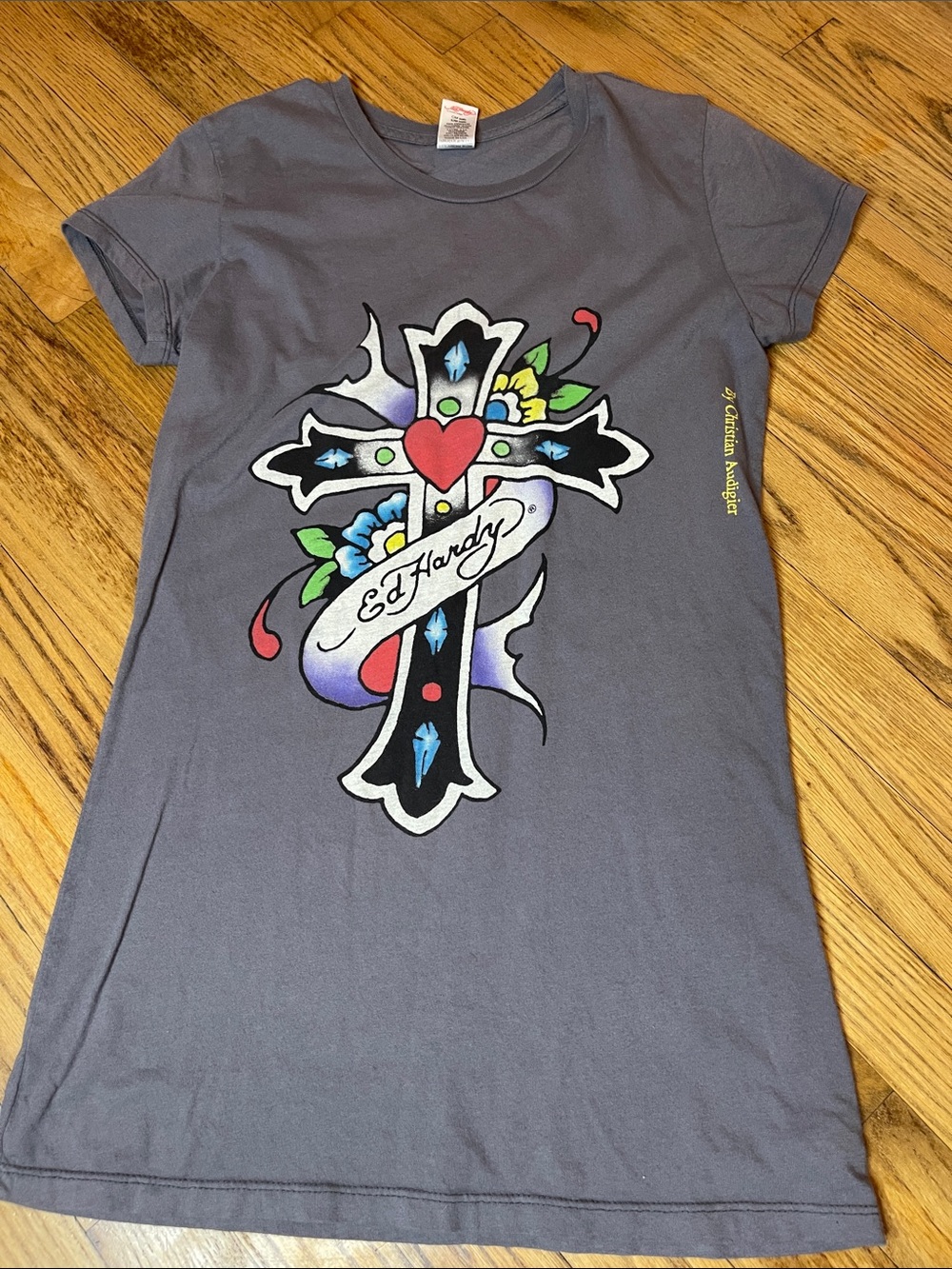 Ed Hardy Gray Short Sleeve Tee with Colorful Cross Graphic